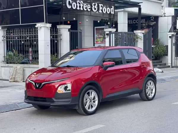 Dịch vụ thay kính chắn gió xe Vinfast VF5